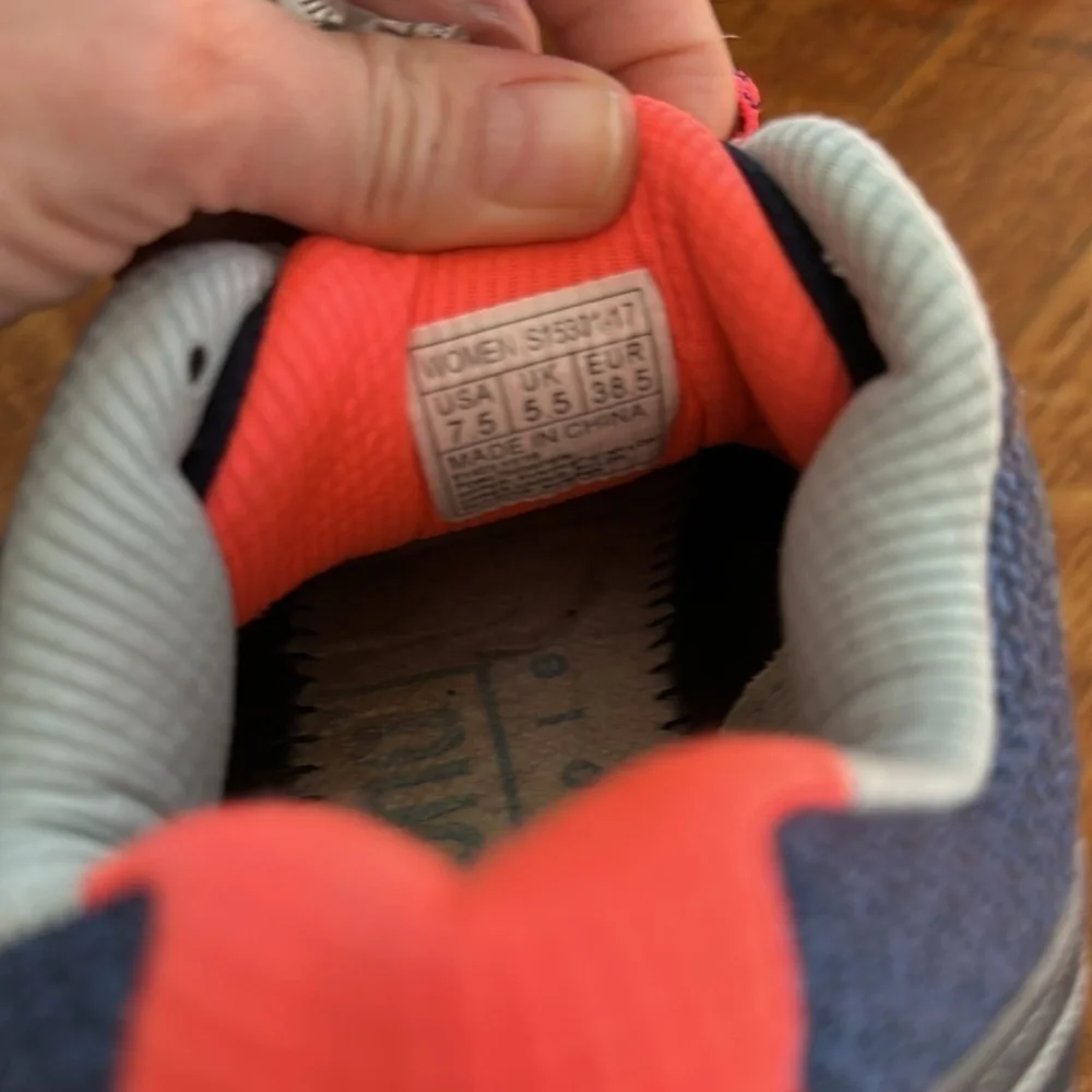 Saucony Blue and Pink Sneakers Breathable Mesh Design - Picture 4 of 5